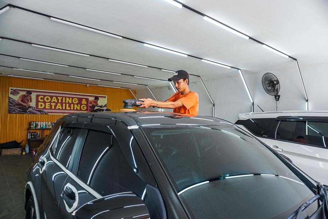 Layanan coating dan detailing mobil di Rocket Carwash Cibinong, Bogor