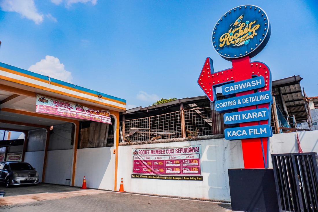 Outlet franchise carwash Rocket Carwash Ciputat, Tangerang Selatan — tampak depan